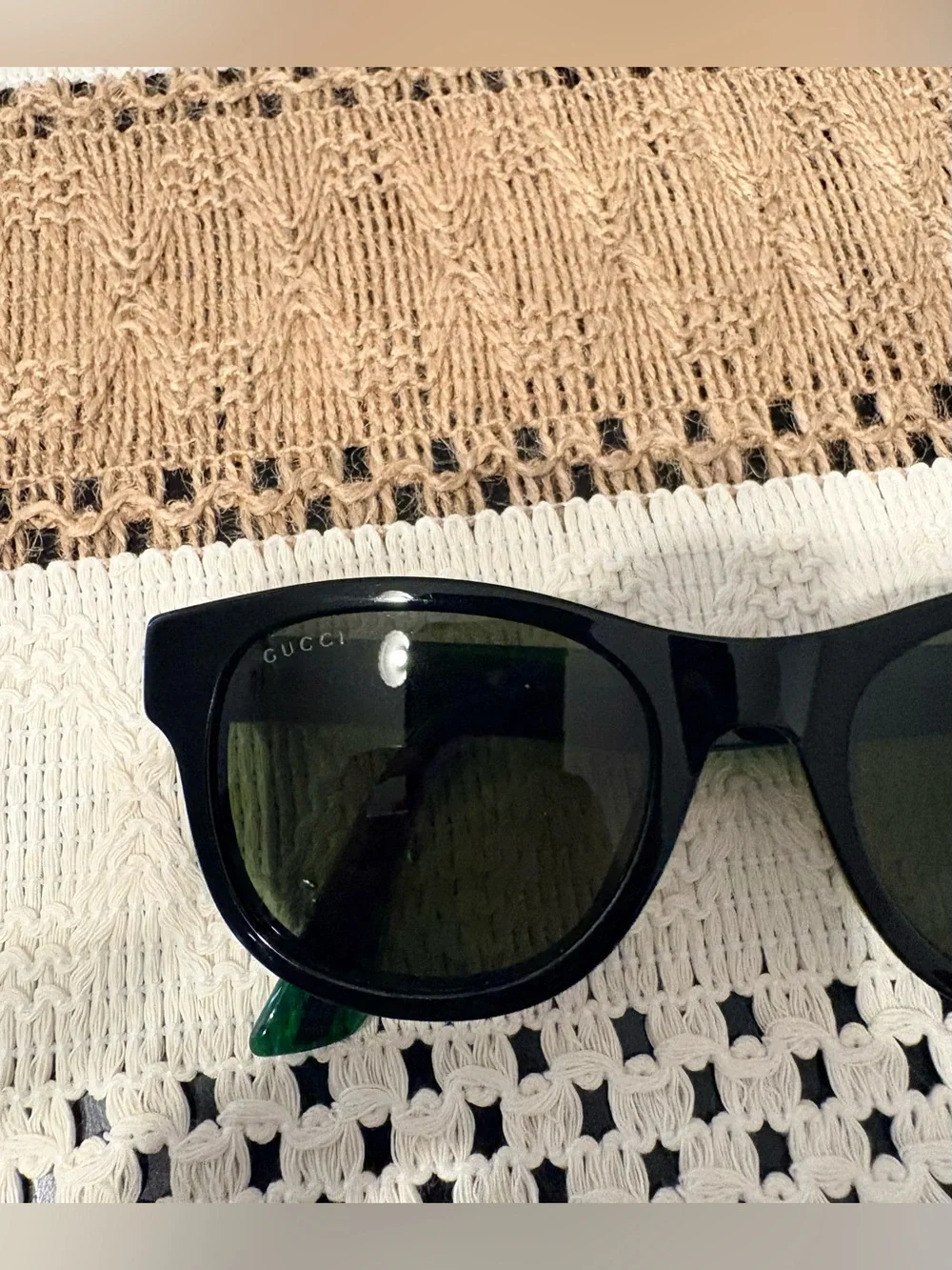 Gucci Black Frame Sunglasses - Women